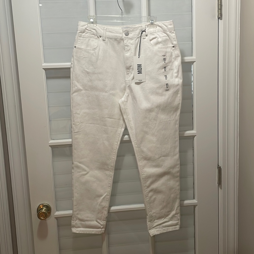 NEW white refuge denim MOM jeans, size 11